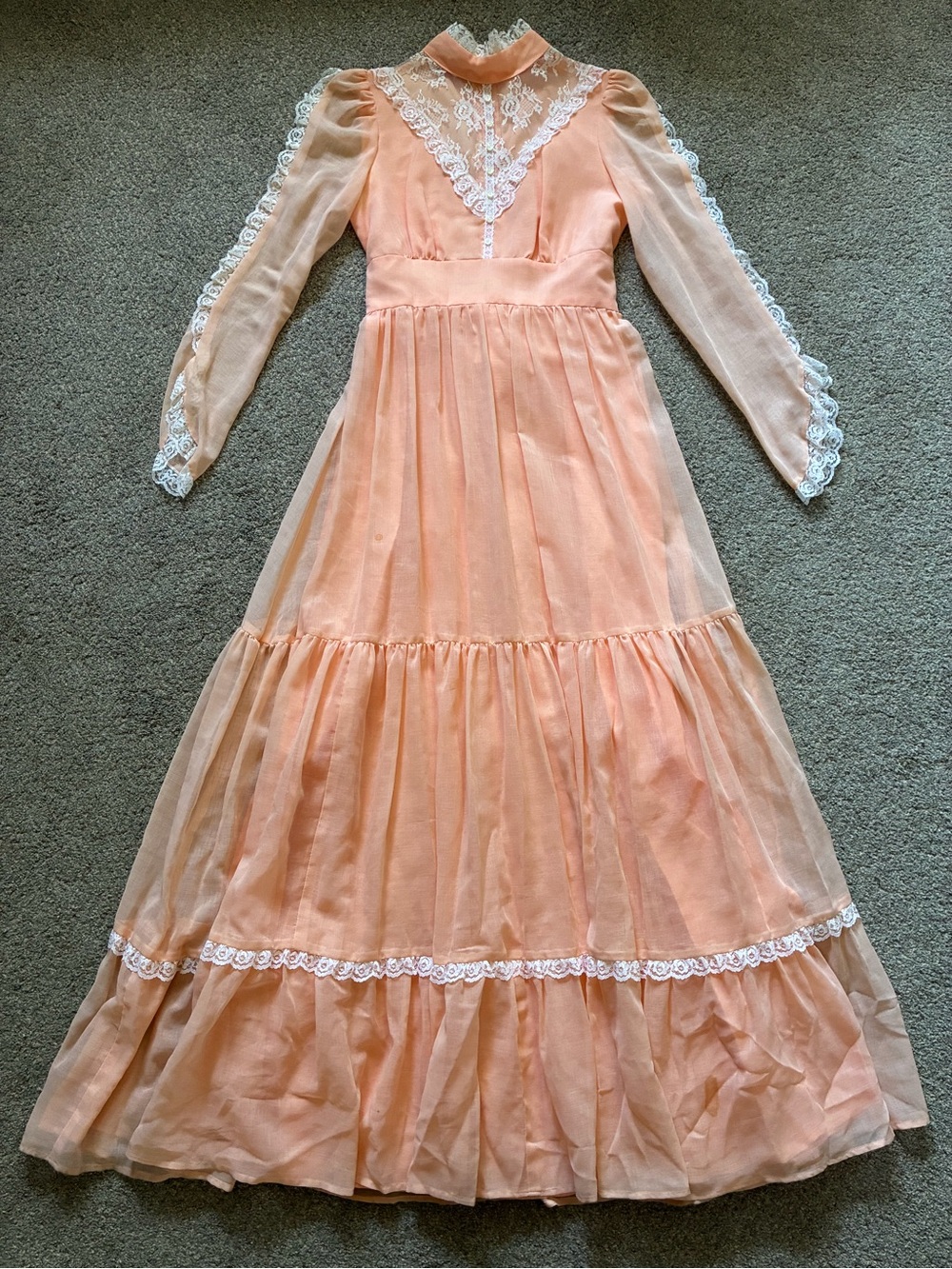Stunning Vintage Peach Prairie Dress (no size)